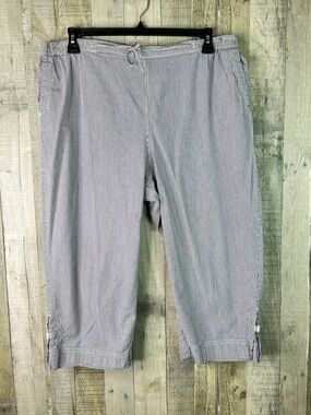 North Style Size 1X Navy Blue & White  Striped Seersucker Pull On Capri Pants